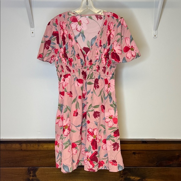 Amazon Dresses & Skirts - Amazon Short Sleeve Floral Pink Dress with Pockets- M